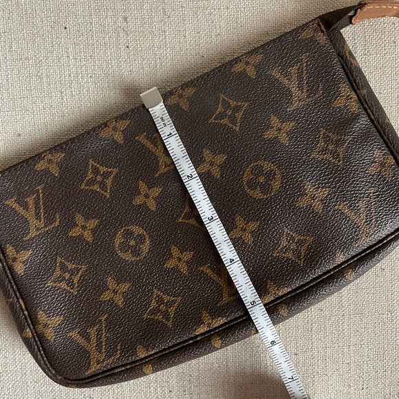 Louis Vuitton Monogram Makeup Cosmetics Bag Case - Picture 3 of 9